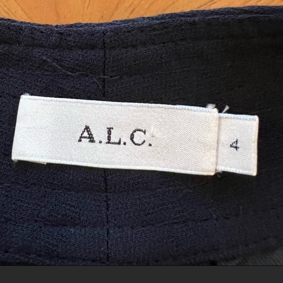 EUC A.L.C Navy Emily Gaucho Belted pants. Zipper fly. Size 4. - Picture 2 of 16